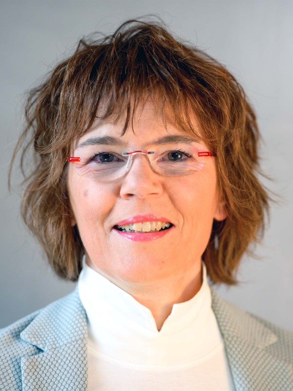 Dr.  Sabine Goldhahn